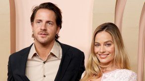 Margot Robbie y Tom Ackerley se encuentran en la dulce espera