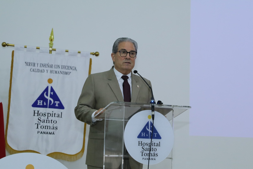 Impulsan certificación de 50 especialidades médicas en Panamá