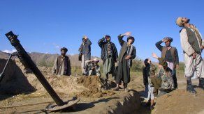 Según el Pentágono los cazabombarderos sobrevuelan Kabul.
