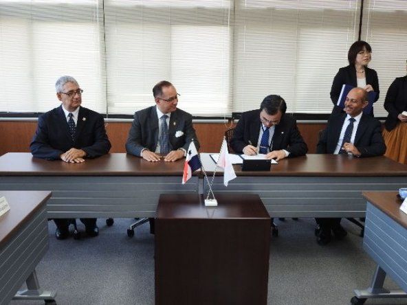 Panamá y Japón firman acuerdos de intercambio y cooperación académica