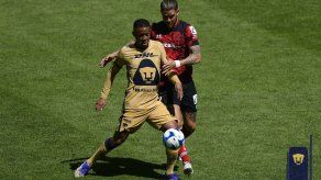 Gabriel Torres fue titular; Pumas volvió a caer