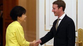 Zuckerberg se reúne con presidenta surcoreana