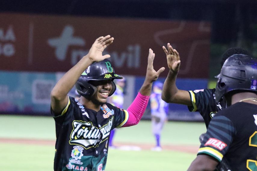 Béisbol Mayor 2025: Bocas del Toro y Coclé disputarán la gran final