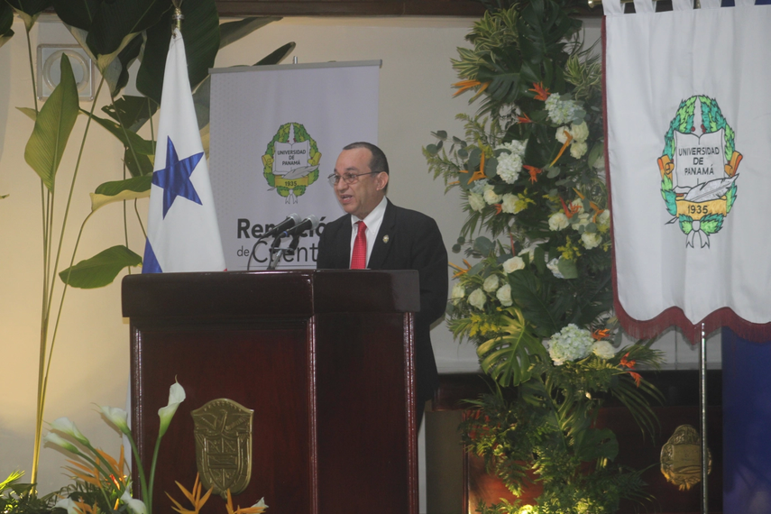 Rector Flores: Costo De La Matrícula De La Universidad De Panamá No Se ...