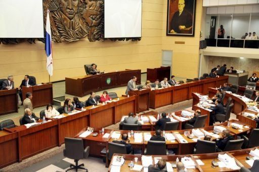 Aprueban en 2do debate proyecto que pospone la entrada del SPA