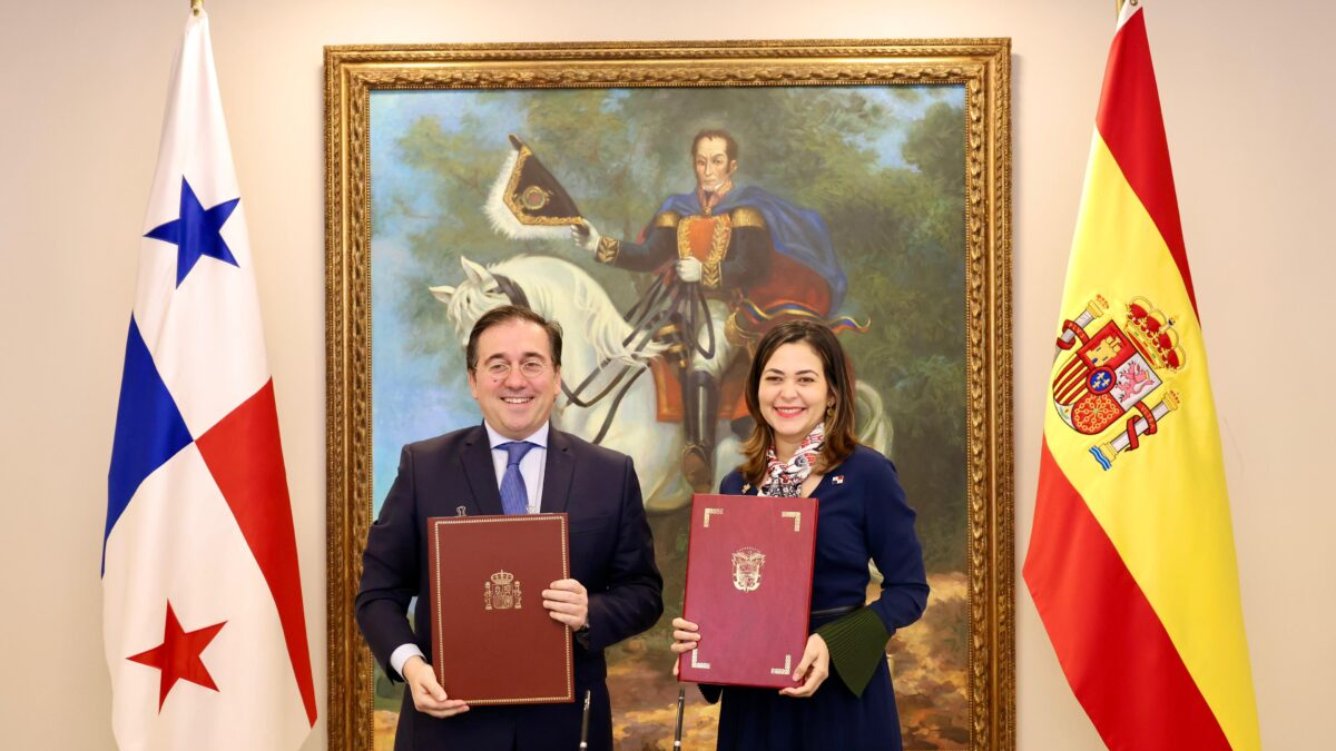 Canciller de España reconoce la salida de Panamá de la lista del GAFI