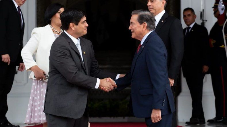 Presidente Alvarado sostiene su primera reunión con Cortizo