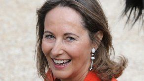 Francia: Hollande nombre ministra a su excompañera
