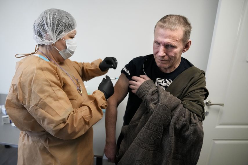 Rusia reduce a 7 días la duración del aislamiento por COVID