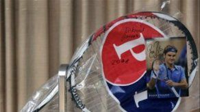 Subastan camiseta de Messi y raqueta de Federer