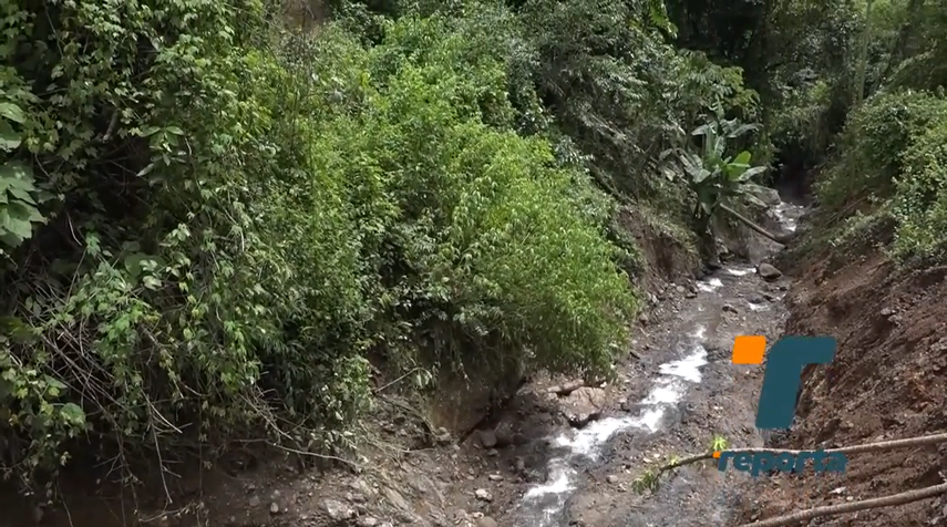 Hombre es atrapado por un deslizamiento de tierra en Ngäbe Buglé.