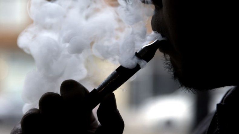 OMS pide regular cigarrillo electrónico
