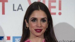 Elena Furiase se emociona con los primeros pasos de su hijo Noah en plena playa