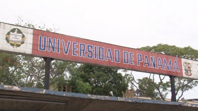 Porcell recibe informe de auditoría de la Universidad de Panamá