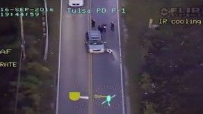 Agente de Oklahoma mata a tiros a hombre desarmado