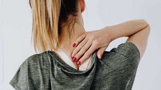 ¿Qué hacer si sientes dolor en la espalda y no sabes por qué?