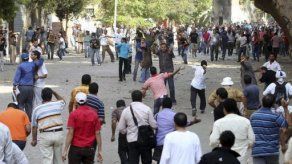 Al menos 200 heridos en choques en la plaza cairota de Tahrir