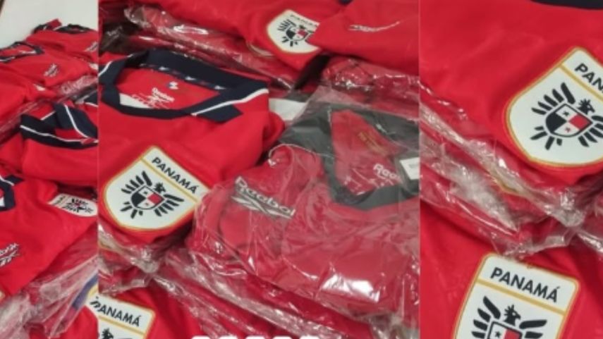 Camisetas de la selección decomisadas por Aduanas.&nbsp;