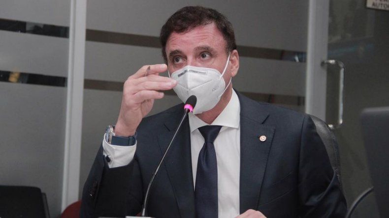 Contralor Gerardo Solís da positivo por covid-19
