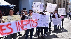 Renuncian otros siete altos funcionarios en cuestionado gobierno de Guatemala