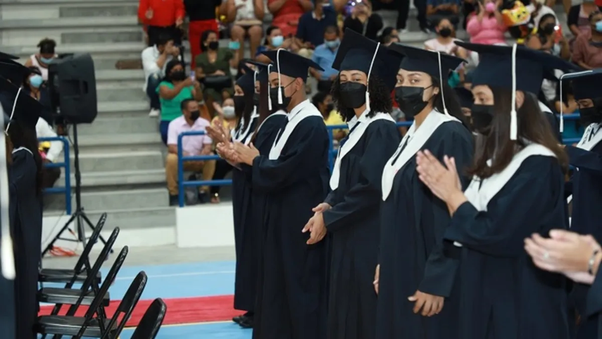 Graduaciones escolares en el 2021.
