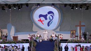 El Papa le pide a los jóvenes no tener miedo y desautorizar a quienes crean división