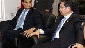 Ecuador y China suscriben convenios sobre cooperacióny comercio