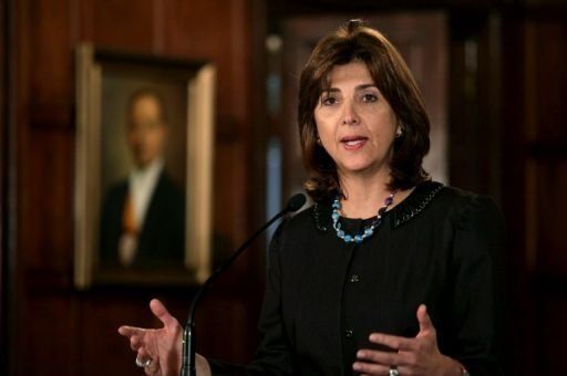 Canciller colombiana no cree vuelta Uribe a escaparate político varíe proceso