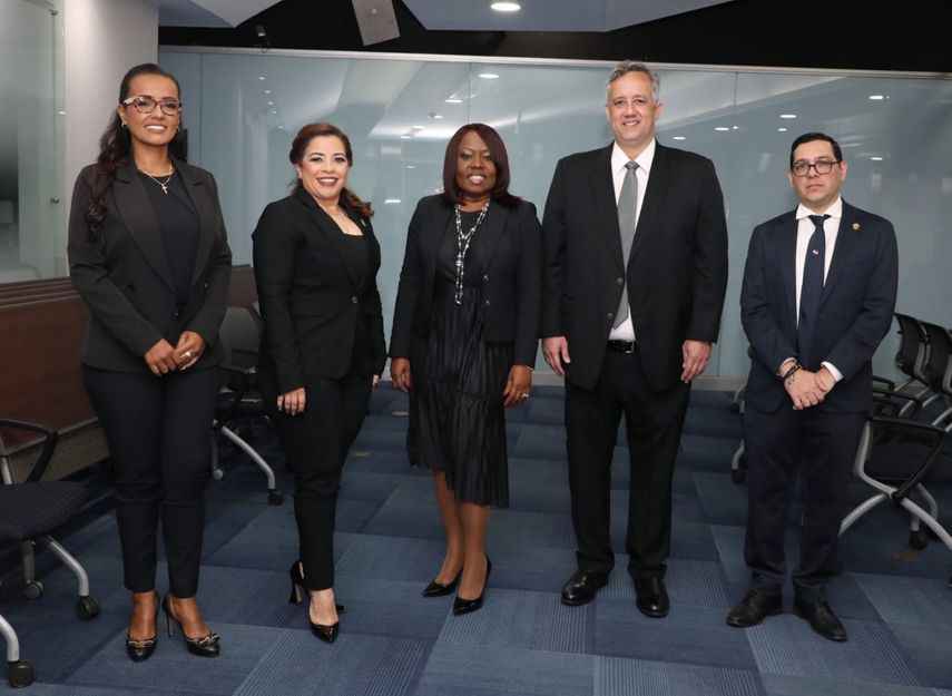 La comitiva de la Asamblea Nacional está encabezada por Kayra Harding