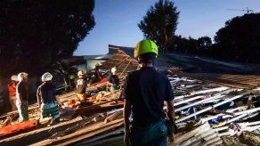 Cinco muertos al desplomarse un barracón donde dormían obreros en Filipinas