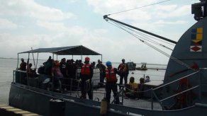 Armada colombiana rescata a 16 cubanos indocumentados en el Caribe