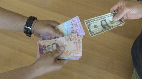 Moneda venezolana se deprecia un 36