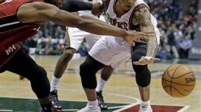 Dwayne Wade recibe tratamiento en rodilla