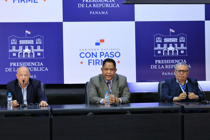 Ejecutivo justifica aumento de edad de jubilación