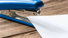 ¿Cómo se dice grapadora o engrapadora? RAE te responde