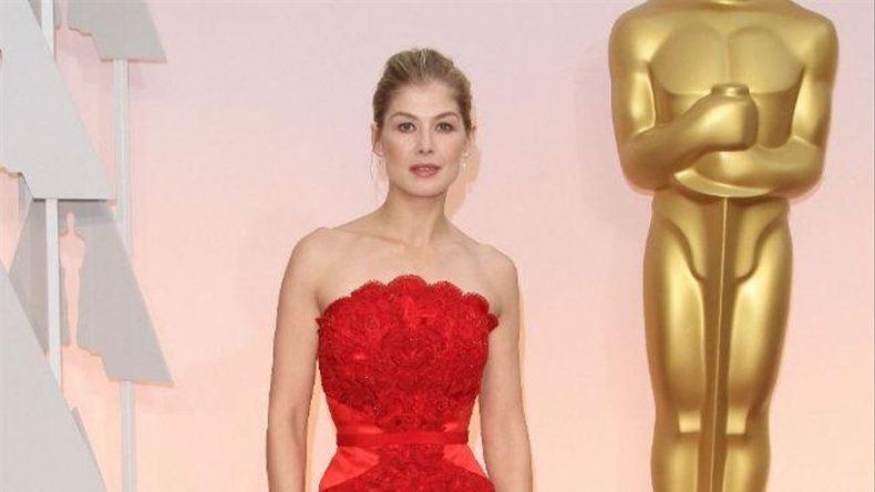 Rosamund Pike podría formar parte del western Hostiles