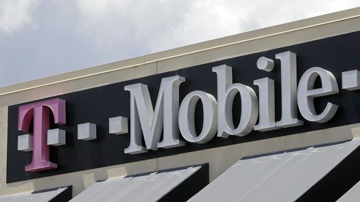 T-Mobile dijo esperar tener un cargo total previo a impuestos de 400 millones de dólares en el segundo trimestre de este año.