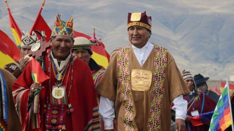 Evo Morales: Del humilde jersey de rayas al pectoral de oro
