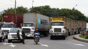Desabastecimiento se extiende en Colombia por paros cafetero y camionero