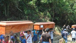 Entierras a 81 víctimas del conflicto armado en Guatemala 33 años después