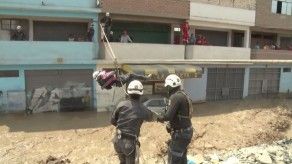 Rescatan cientos de damnificados por lluvias y aludes en Perú