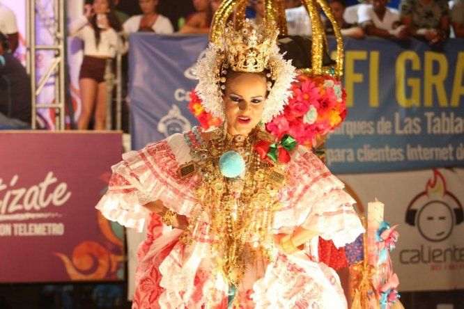 Calle Abajo baila al ritmo de la mejorana