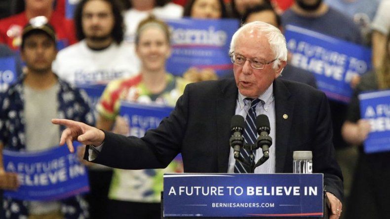 Bernie Sanders a favor de una mujer como vicepresidente