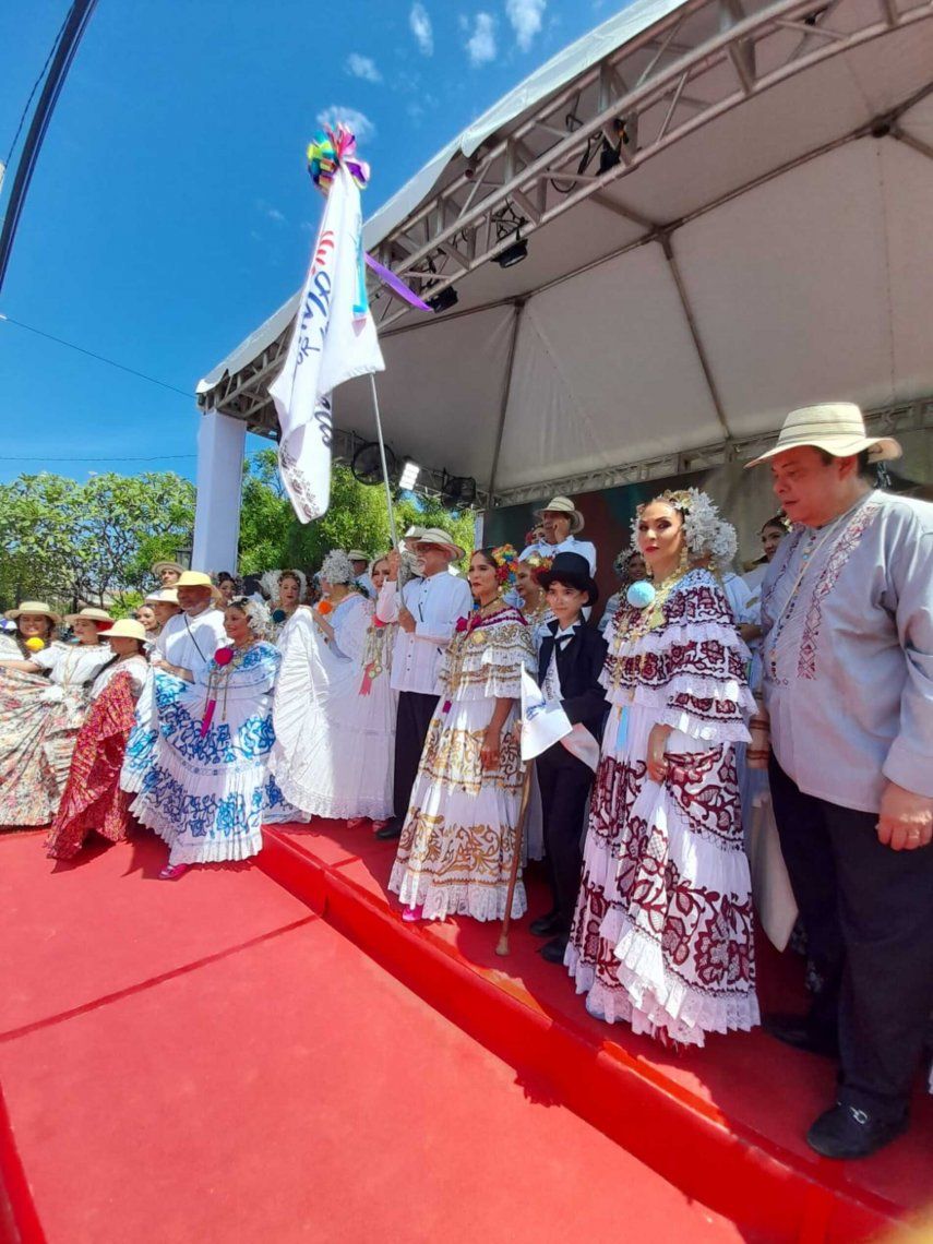 Desfile de las Mil Polleras 2024: Da inicio con mucha alegría. Foto/ Kathy Caicedo.