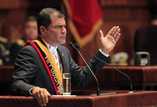 Correa congela por 2 años salario de autoridades del Gobierno de Ecuador