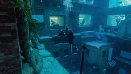 Dubái registró esta semana un nuevo récord para la piscina de buceo más profunda del mundo.