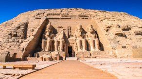 El templo de Abu Simbel espera la vuelta de los turistas tras años de crisis