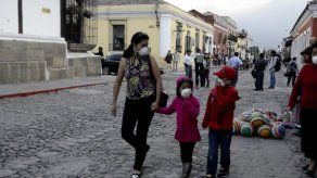 Volcán disminuye actividad en Guatemala pero mantienen alerta