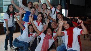 Almuerzo con participantes del Concurso de Oratoria