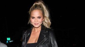 Chrissy Teigen: Kim Kardashian me ha aconsejado vestir ropa elástica durante el embarazo